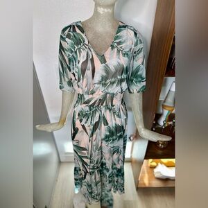 Kate & Lily Tropical Mesh Vneck 3/4 Sleeve Maxi Dress. Size 6